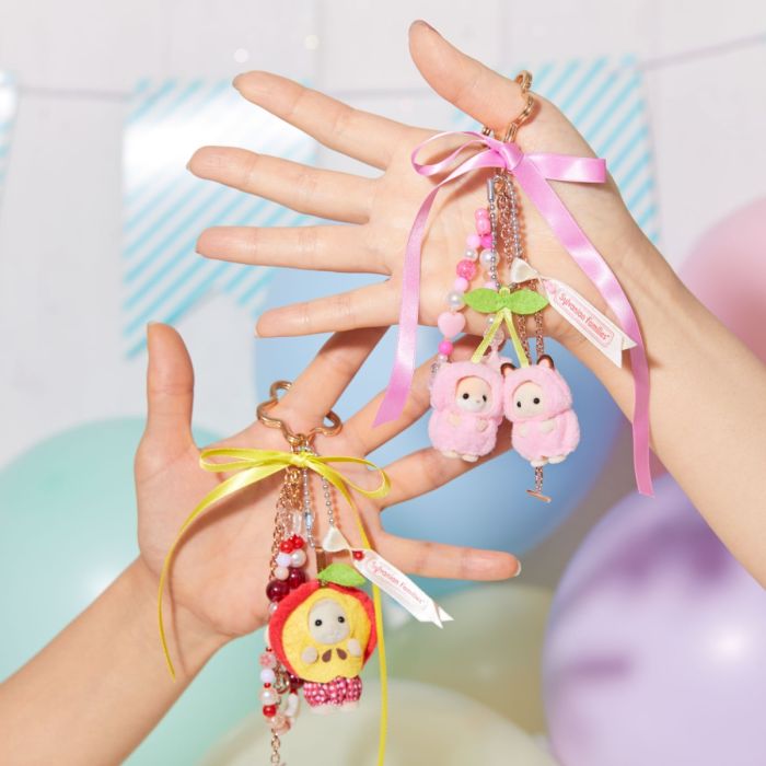 (PRE ORDER) Sylvanian Families Cherry Keychain